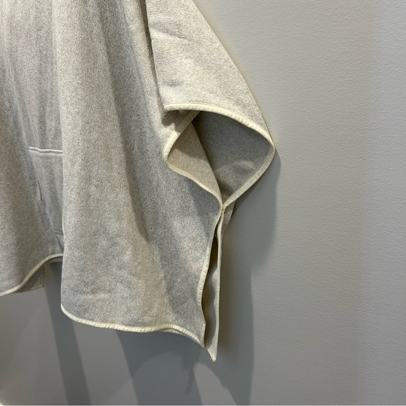 Eddie Bauer 100% Polyester Poncho Women’s S/M - Picture 2 of 6